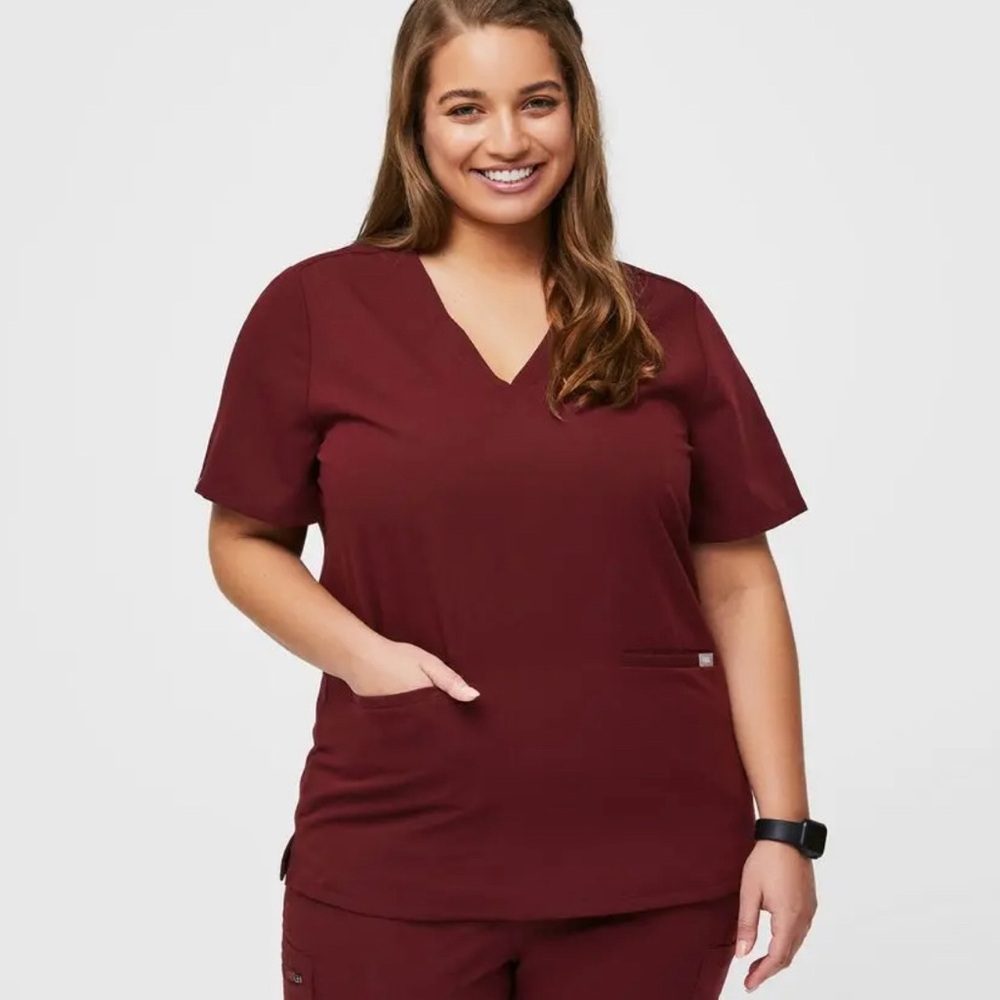 NWT Figs Casma Three Pocket Scrub Top Women’s Plus Size XXL In Burgundy
